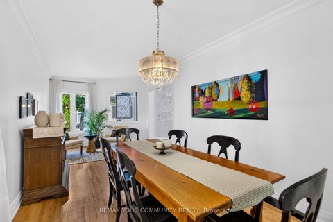Photo 10 at 15 Klamath Court, Maple, Vaughan