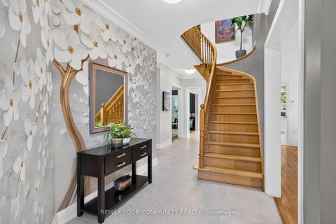 Photo 14 at 15 Klamath Court, Maple, Vaughan