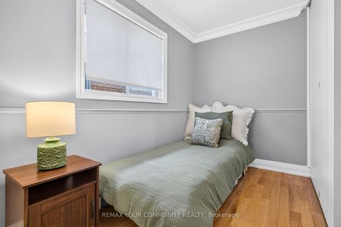 Photo 24 at 15 Klamath Court, Maple, Vaughan