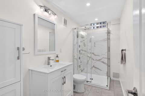 Photo 29 at 15 Klamath Court, Maple, Vaughan