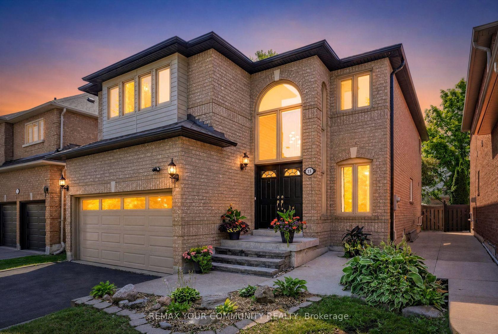 15 Klamath Court, Maple, Vaughan photo number 2