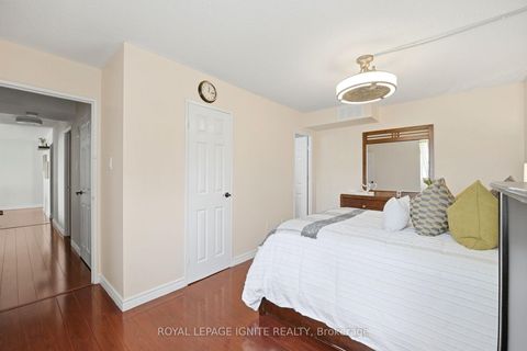 Photo 13 at 903 - 3380 Eglinton Avenue, Scarborough Village, Toronto