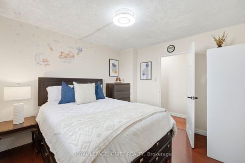 Photo 15 at 903 - 3380 Eglinton Avenue, Scarborough Village, Toronto