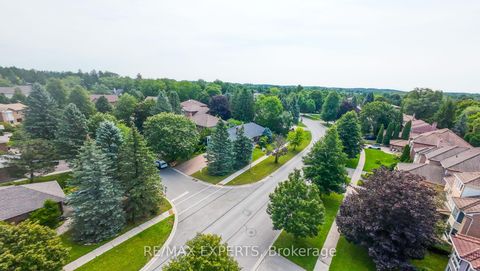Photo 2 at 284 Murray Drive, Aurora Village, Aurora