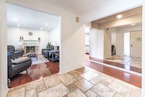 Photo 6 at 284 Murray Drive, Aurora Village, Aurora