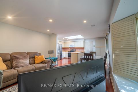 Photo 16 at 284 Murray Drive, Aurora Village, Aurora