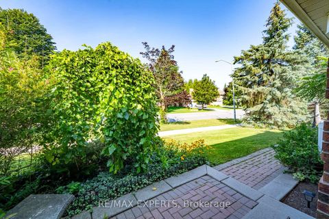 Photo 35 at 284 Murray Drive, Aurora Village, Aurora