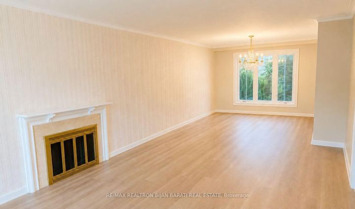 Photo 4 at 33 Sumner Heights Drive, Bayview Village, Toronto