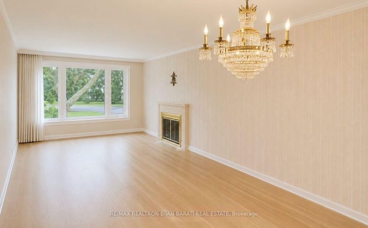 Photo 5 at 33 Sumner Heights Drive, Bayview Village, Toronto