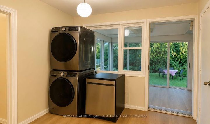 Photo 7 at 33 Sumner Heights Drive, Bayview Village, Toronto