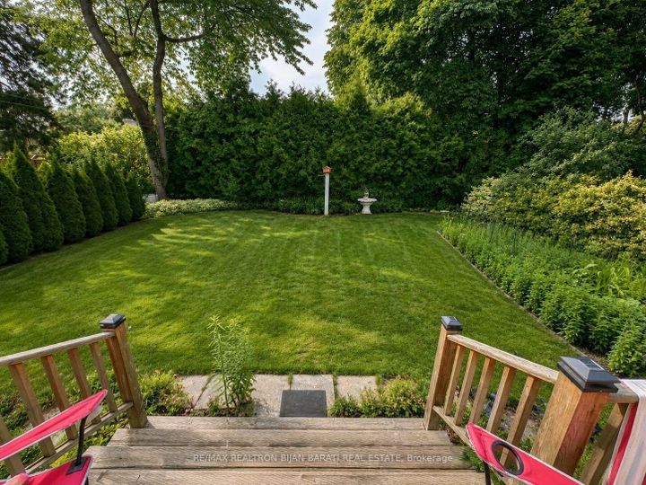 Photo 15 at 33 Sumner Heights Drive, Bayview Village, Toronto