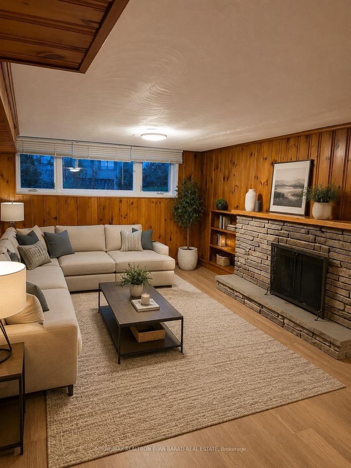 Photo 16 at 33 Sumner Heights Drive, Bayview Village, Toronto