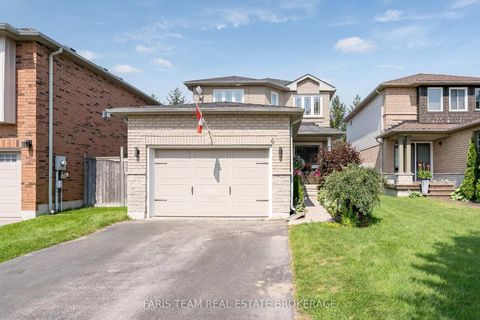 Photo 1 at 4 Bluegrass Drive, Holly, Barrie