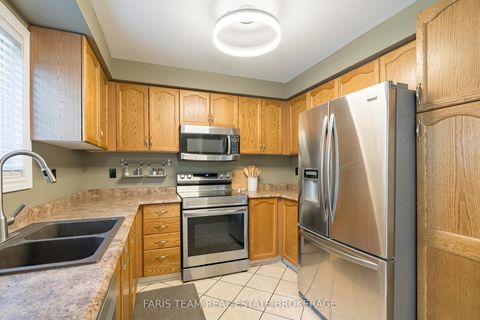 Photo 5 at 4 Bluegrass Drive, Holly, Barrie