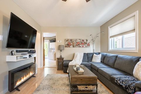 Photo 10 at 4 Bluegrass Drive, Holly, Barrie