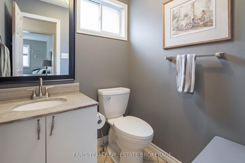Photo 13 at 4 Bluegrass Drive, Holly, Barrie