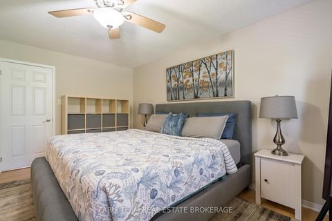 Photo 16 at 4 Bluegrass Drive, Holly, Barrie