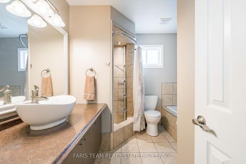 Photo 17 at 4 Bluegrass Drive, Holly, Barrie
