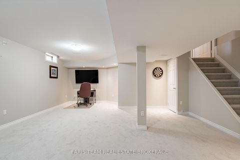 Photo 23 at 4 Bluegrass Drive, Holly, Barrie
