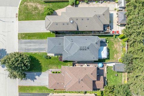 Photo 34 at 4 Bluegrass Drive, Holly, Barrie