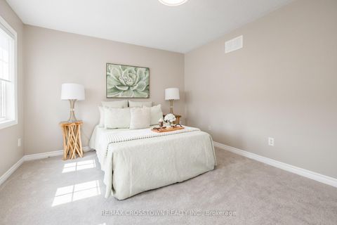 Photo 40 at 22 Maple Crown Terrace, Shore, Barrie