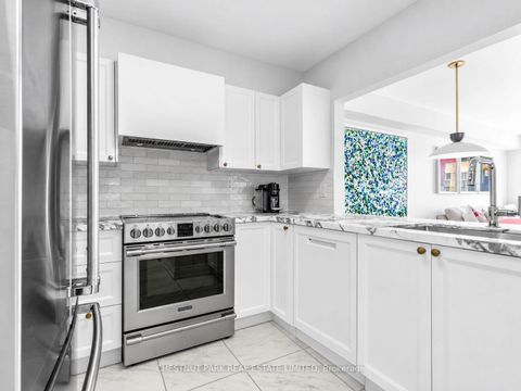 Photo 10 at 505 - 1 Balmoral Avenue, St. Clair, Toronto
