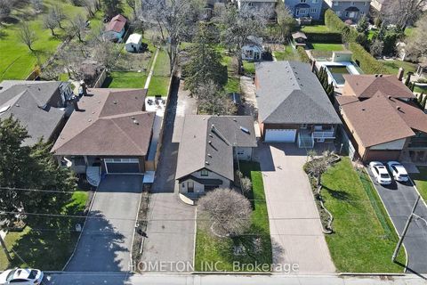 Photo 1 at 95 Yongehurst Road, North Richvale, Richmond Hill