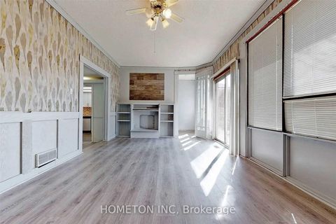 Photo 7 at 95 Yongehurst Road, North Richvale, Richmond Hill