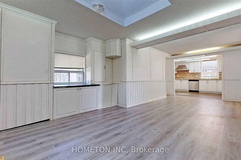 Photo 11 at 95 Yongehurst Road, North Richvale, Richmond Hill
