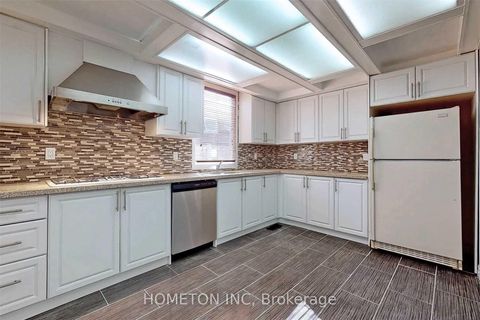Photo 15 at 95 Yongehurst Road, North Richvale, Richmond Hill