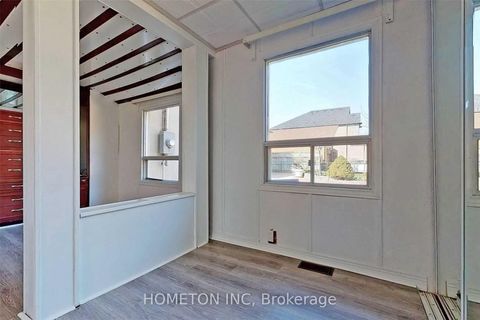 Photo 19 at 95 Yongehurst Road, North Richvale, Richmond Hill