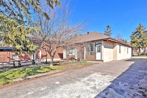 Photo 29 at 95 Yongehurst Road, North Richvale, Richmond Hill