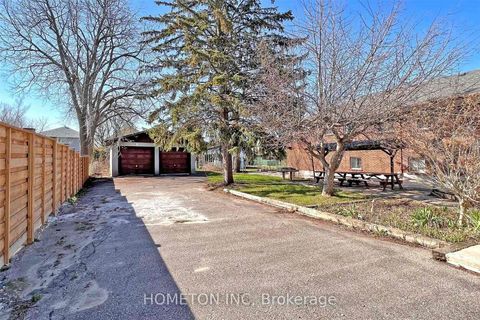 Photo 33 at 95 Yongehurst Road, North Richvale, Richmond Hill