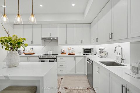 Photo 5 at 703 - 9000 Jane Street, Vellore Village, Vaughan