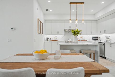 Photo 7 at 703 - 9000 Jane Street, Vellore Village, Vaughan