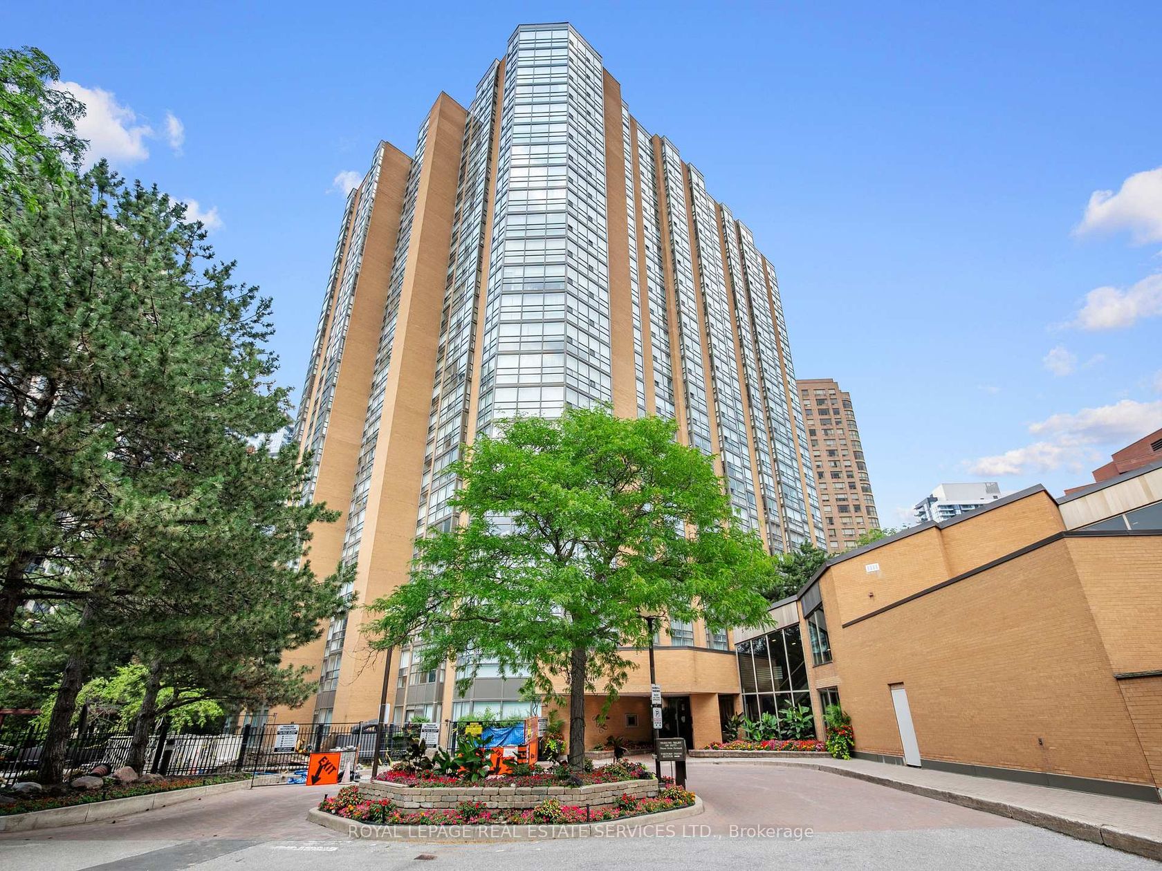 1404 - 131 Beecroft Road, Westgate, Toronto photo number 2