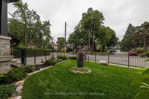 Photo 4 at 70 Parkview Hill Crescent, Parkview, Toronto
