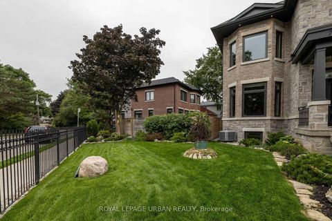 Photo 5 at 70 Parkview Hill Crescent, Parkview, Toronto