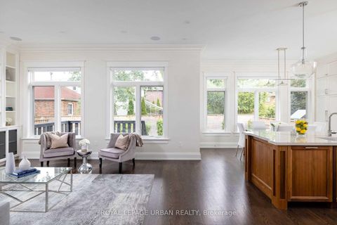 Photo 11 at 70 Parkview Hill Crescent, Parkview, Toronto