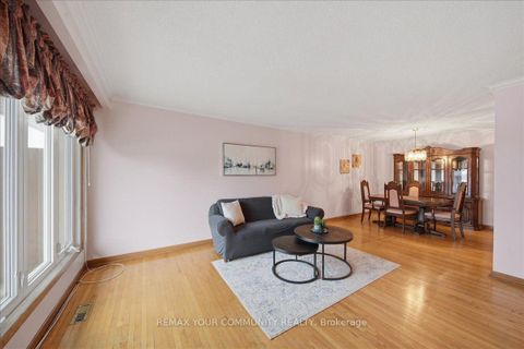 Photo 3 at 9 Hisey Crescent, Black Creek, Toronto