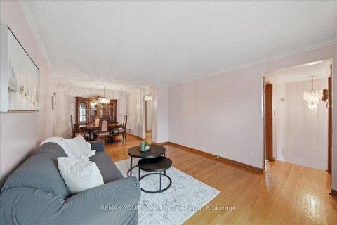 Photo 4 at 9 Hisey Crescent, Black Creek, Toronto