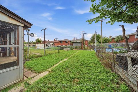 Photo 31 at 9 Hisey Crescent, Black Creek, Toronto