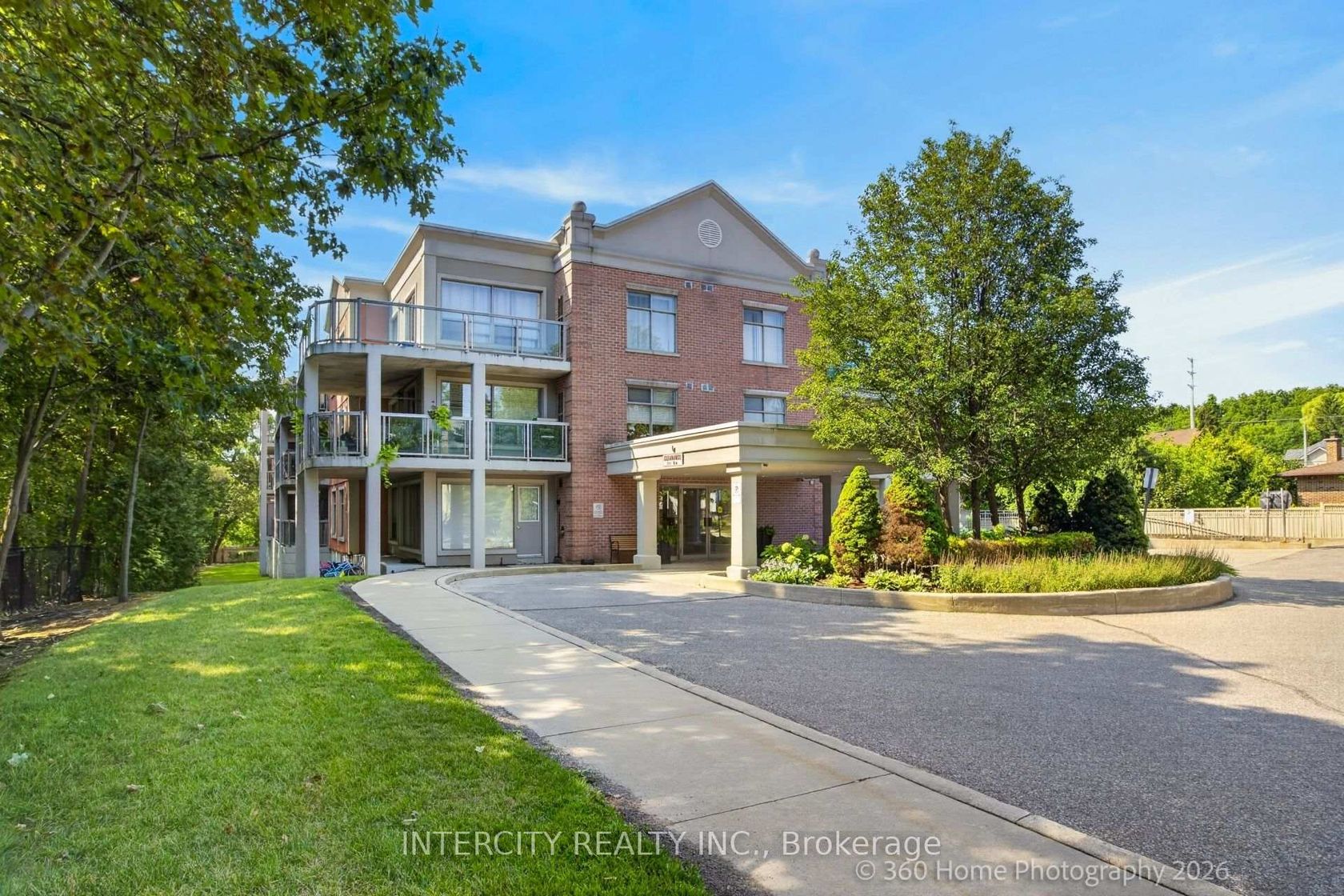 304 - 245 Pine Grove Road, Islington Woods, Vaughan photo number 2