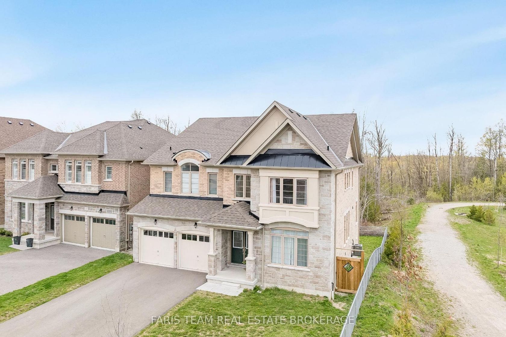 2263 Lozenby Street, Alcona, Innisfil photo number 2