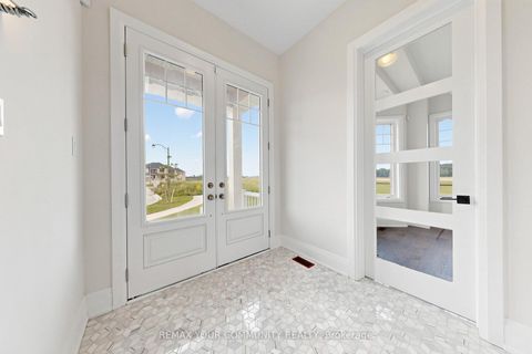 Photo 1 at 33 Lorrain Hand Crescent, Keswick South, Georgina