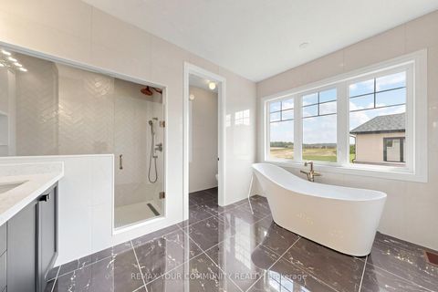 Photo 16 at 33 Lorrain Hand Crescent, Keswick South, Georgina