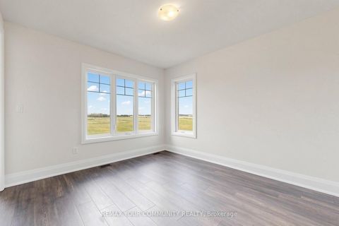 Photo 17 at 33 Lorrain Hand Crescent, Keswick South, Georgina