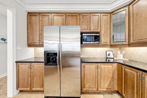 Photo 6 at 52 Canelli Heights Court, Patterson, Vaughan