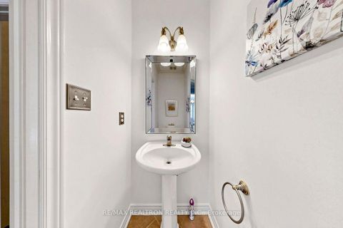 Photo 11 at 52 Canelli Heights Court, Patterson, Vaughan