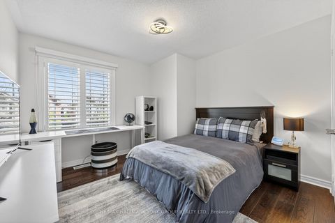 Photo 17 at 75 Mclarty Gate, Bayview Northeast, Aurora